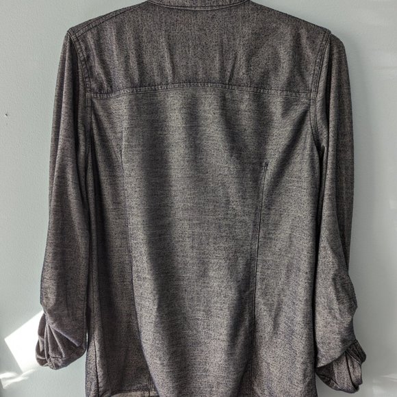 Suzy Shier Small Grey button up collared shirt - Picture 4 of 5